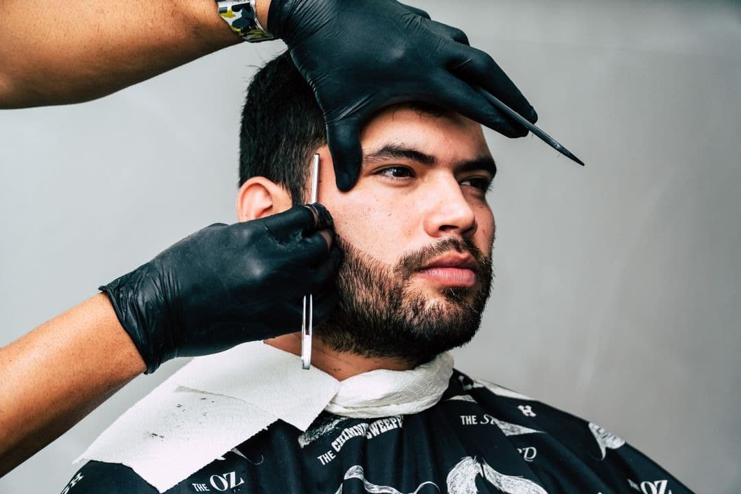 Contours de barbe au rasoir #barbe #rasage